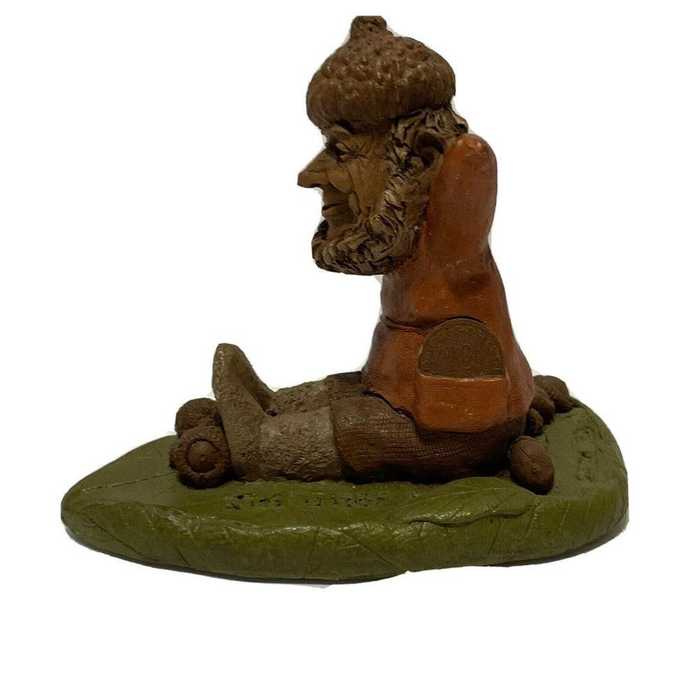 1993 Vtg Signed Tom Clark "Diamond Gym" Gnome signed Sitting Relaxing Acorn Hat